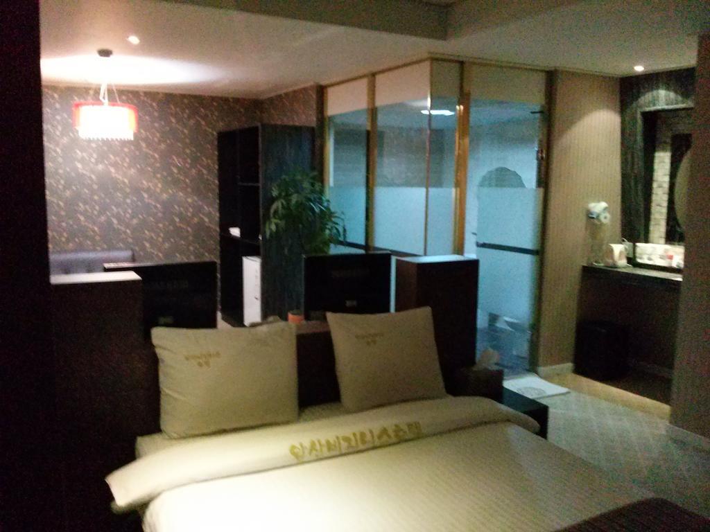 Apsan Business Hotel Daegu Room photo