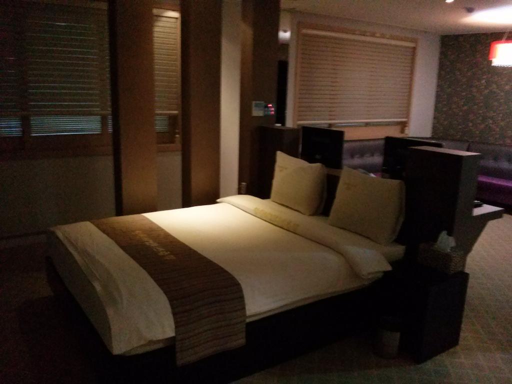 Apsan Business Hotel Daegu Exterior photo